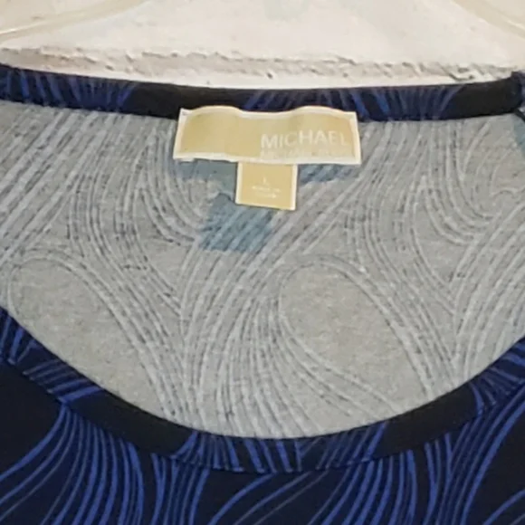 Michael Kors blue and black scoop neck top. - Picture 5 of 5